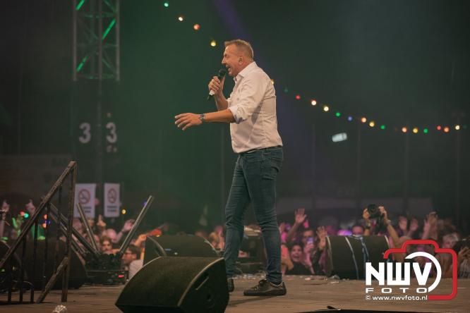 Een zee van muziek en gezelligheid tijdens het Mega Piraten Festijn in Oldebroek. - &copy; NWVFoto.nl
