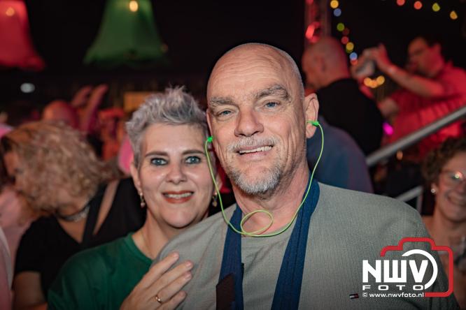 Een zee van muziek en gezelligheid tijdens het Mega Piraten Festijn in Oldebroek. - &copy; NWVFoto.nl