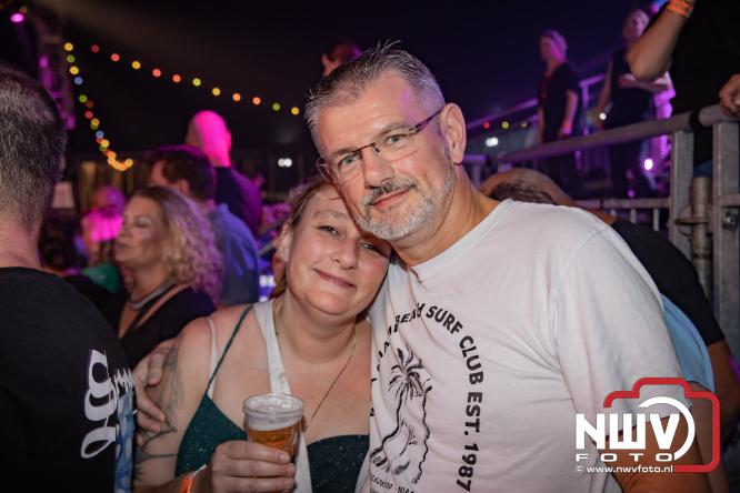 Een zee van muziek en gezelligheid tijdens het Mega Piraten Festijn in Oldebroek. - &copy; NWVFoto.nl