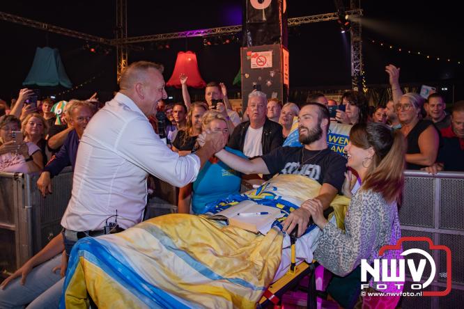 Een zee van muziek en gezelligheid tijdens het Mega Piraten Festijn in Oldebroek. - &copy; NWVFoto.nl