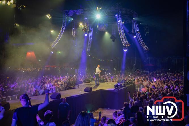 Een zee van muziek en gezelligheid tijdens het Mega Piraten Festijn in Oldebroek. - &copy; NWVFoto.nl
