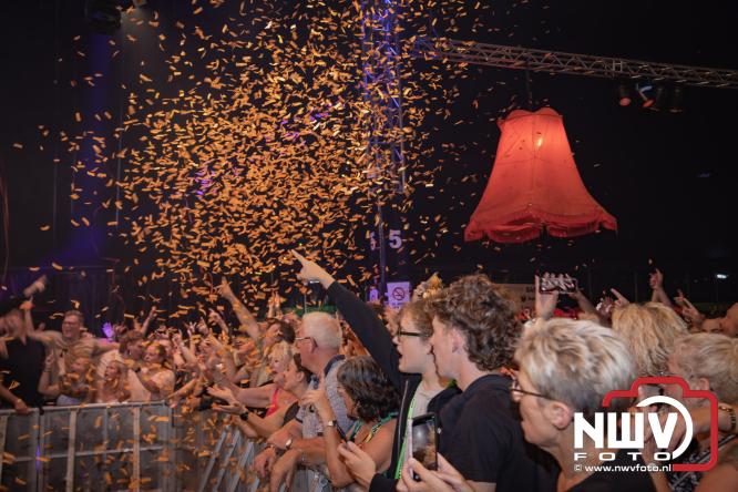 Een zee van muziek en gezelligheid tijdens het Mega Piraten Festijn in Oldebroek. - &copy; NWVFoto.nl