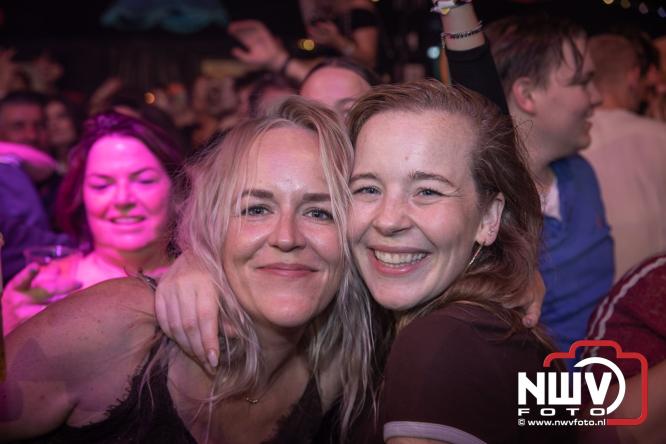 Een zee van muziek en gezelligheid tijdens het Mega Piraten Festijn in Oldebroek. - &copy; NWVFoto.nl
