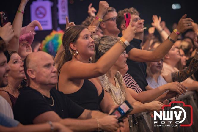 Een zee van muziek en gezelligheid tijdens het Mega Piraten Festijn in Oldebroek. - &copy; NWVFoto.nl