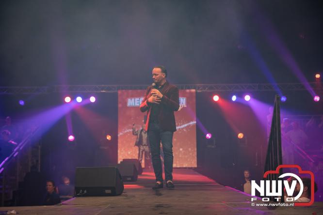 Een zee van muziek en gezelligheid tijdens het Mega Piraten Festijn in Oldebroek. - &copy; NWVFoto.nl