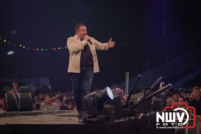 Een zee van muziek en gezelligheid tijdens het Mega Piraten Festijn in Oldebroek. - &copy; NWVFoto.nl