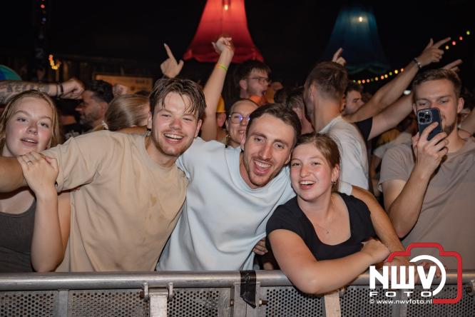 Een zee van muziek en gezelligheid tijdens het Mega Piraten Festijn in Oldebroek. - &copy; NWVFoto.nl