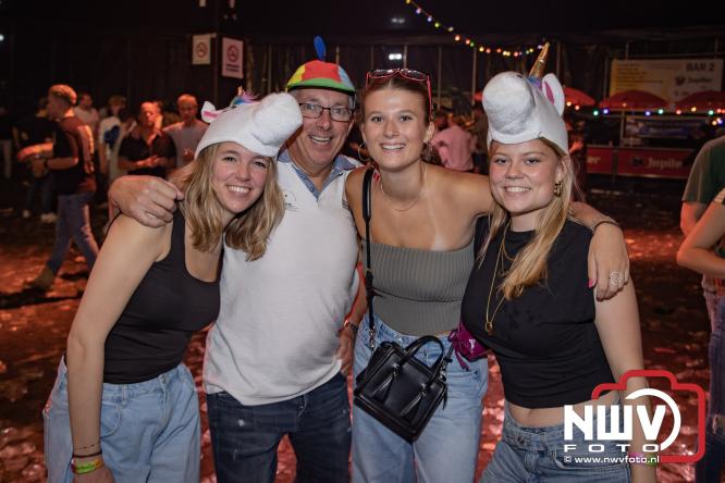 Een zee van muziek en gezelligheid tijdens het Mega Piraten Festijn in Oldebroek. - &copy; NWVFoto.nl