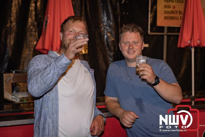 Een zee van muziek en gezelligheid tijdens het Mega Piraten Festijn in Oldebroek. - &copy; NWVFoto.nl