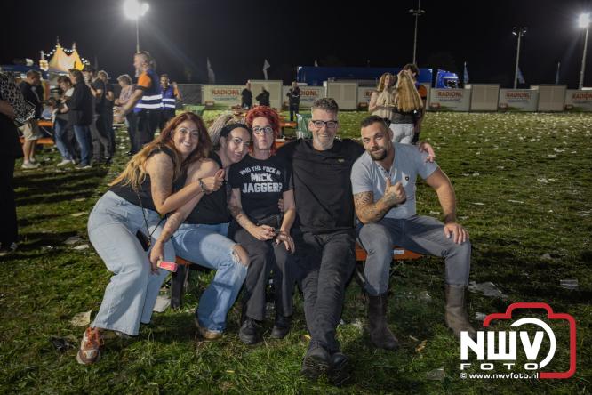 Een zee van muziek en gezelligheid tijdens het Mega Piraten Festijn in Oldebroek. - &copy; NWVFoto.nl