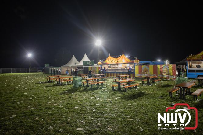 Een zee van muziek en gezelligheid tijdens het Mega Piraten Festijn in Oldebroek. - &copy; NWVFoto.nl