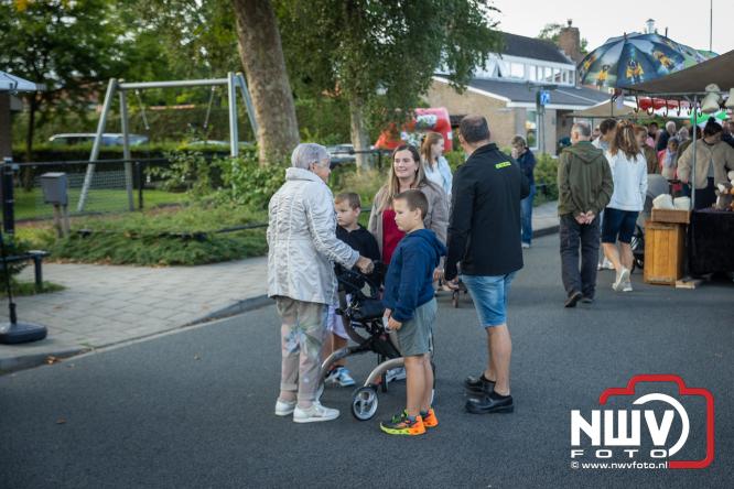 Traditie en gezelligheid komen samen tijdens de Schapenmarkt in Oldebroek. - &copy; NWVFoto.nl