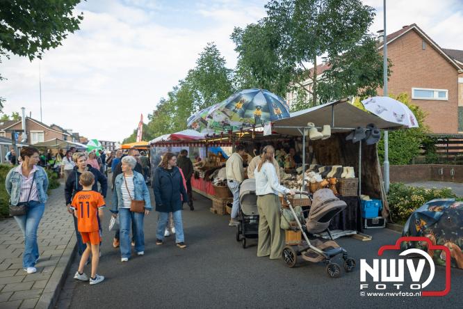 Traditie en gezelligheid komen samen tijdens de Schapenmarkt in Oldebroek. - &copy; NWVFoto.nl