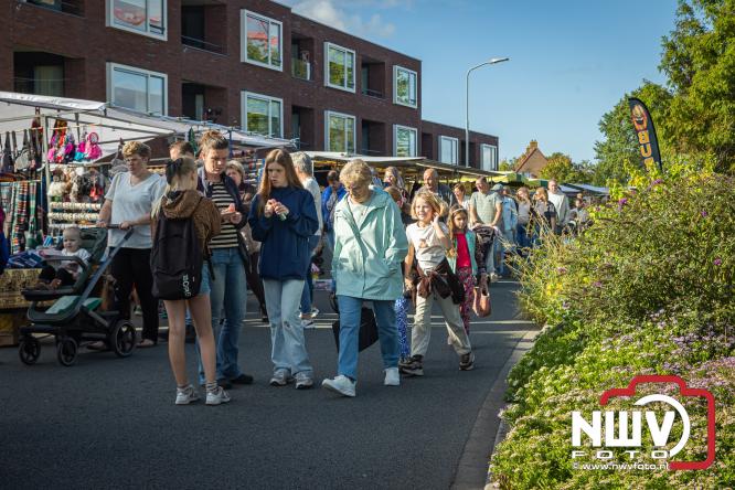 Traditie en gezelligheid komen samen tijdens de Schapenmarkt in Oldebroek. - &copy; NWVFoto.nl