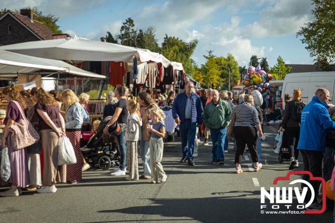 Traditie en gezelligheid komen samen tijdens de Schapenmarkt in Oldebroek. - &copy; NWVFoto.nl
