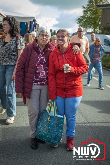 Traditie en gezelligheid komen samen tijdens de Schapenmarkt in Oldebroek. - &copy; NWVFoto.nl
