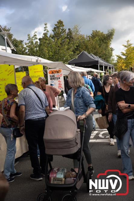 Traditie en gezelligheid komen samen tijdens de Schapenmarkt in Oldebroek. - &copy; NWVFoto.nl