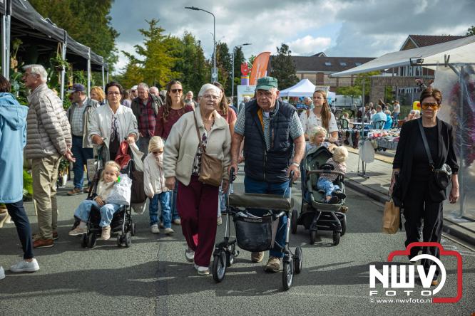Traditie en gezelligheid komen samen tijdens de Schapenmarkt in Oldebroek. - &copy; NWVFoto.nl