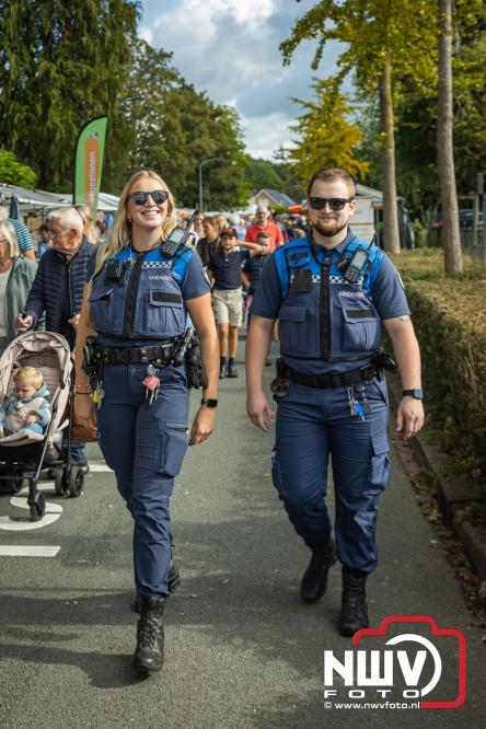 Traditie en gezelligheid komen samen tijdens de Schapenmarkt in Oldebroek. - &copy; NWVFoto.nl