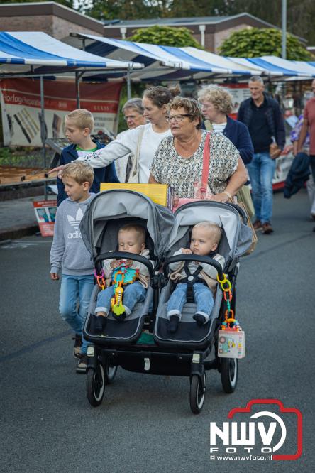 Traditie en gezelligheid komen samen tijdens de Schapenmarkt in Oldebroek. - &copy; NWVFoto.nl