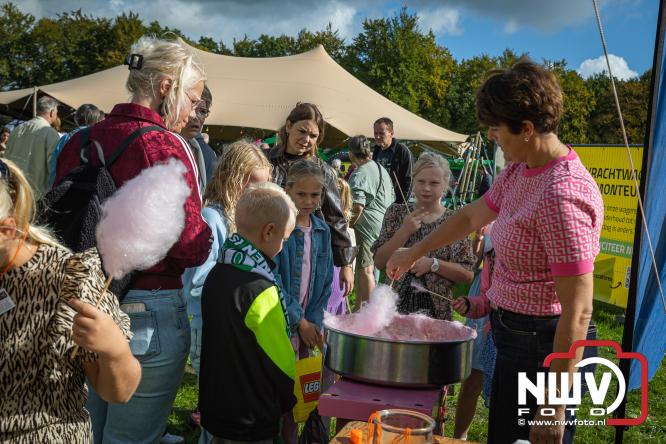 Traditie en gezelligheid komen samen tijdens de Schapenmarkt in Oldebroek. - &copy; NWVFoto.nl