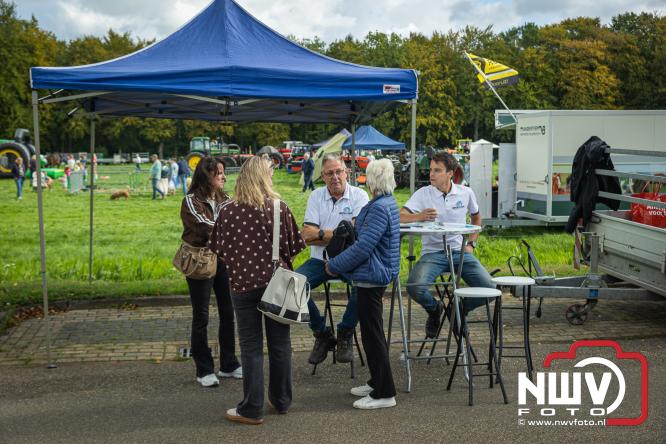 Traditie en gezelligheid komen samen tijdens de Schapenmarkt in Oldebroek. - &copy; NWVFoto.nl