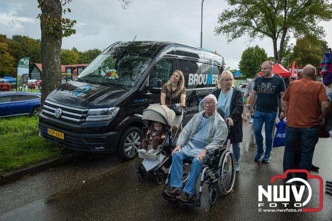Traditie en gezelligheid komen samen tijdens de Schapenmarkt in Oldebroek. - &copy; NWVFoto.nl