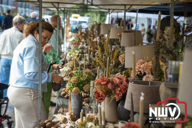 Traditie en gezelligheid komen samen tijdens de Schapenmarkt in Oldebroek. - &copy; NWVFoto.nl