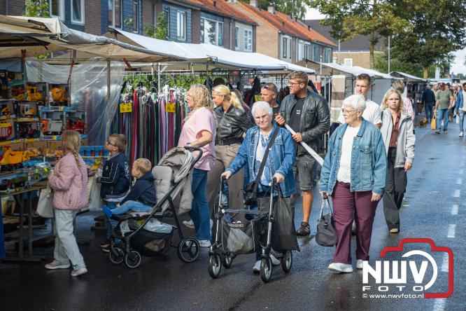 Traditie en gezelligheid komen samen tijdens de Schapenmarkt in Oldebroek. - &copy; NWVFoto.nl