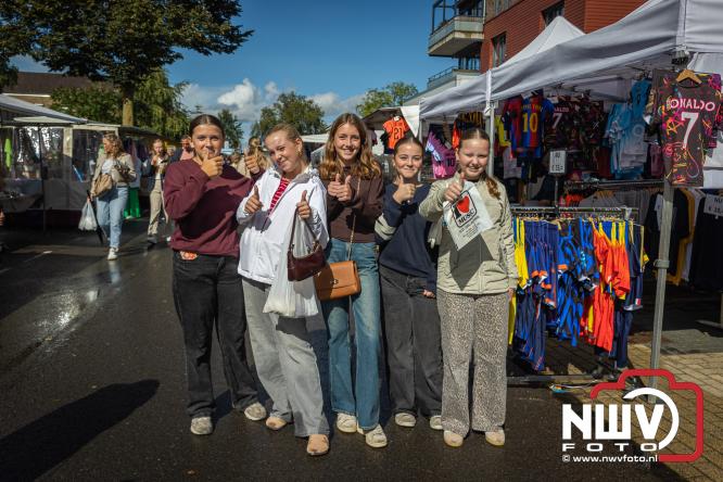Traditie en gezelligheid komen samen tijdens de Schapenmarkt in Oldebroek. - &copy; NWVFoto.nl