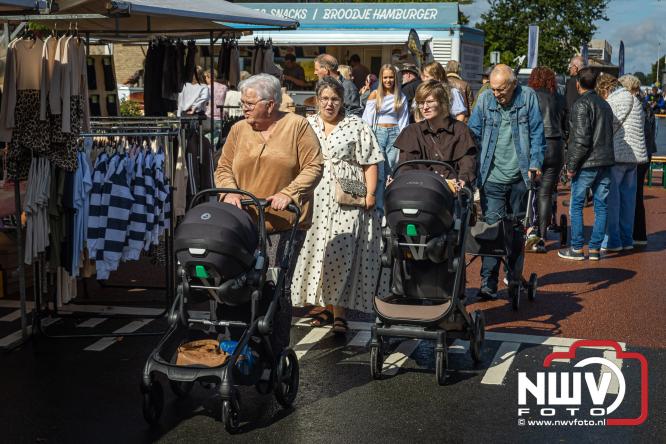 Traditie en gezelligheid komen samen tijdens de Schapenmarkt in Oldebroek. - &copy; NWVFoto.nl