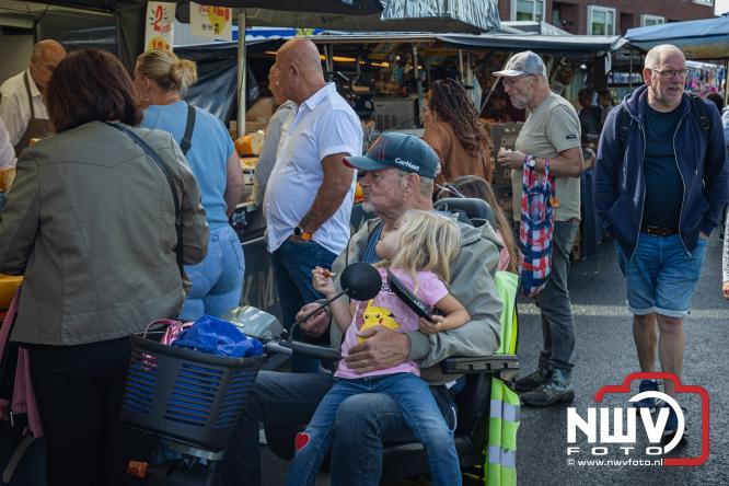 Traditie en gezelligheid komen samen tijdens de Schapenmarkt in Oldebroek. - &copy; NWVFoto.nl
