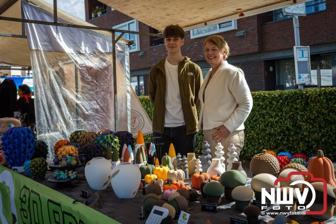 Traditie en gezelligheid komen samen tijdens de Schapenmarkt in Oldebroek. - &copy; NWVFoto.nl