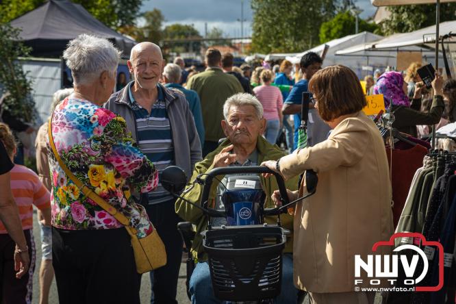Traditie en gezelligheid komen samen tijdens de Schapenmarkt in Oldebroek. - &copy; NWVFoto.nl
