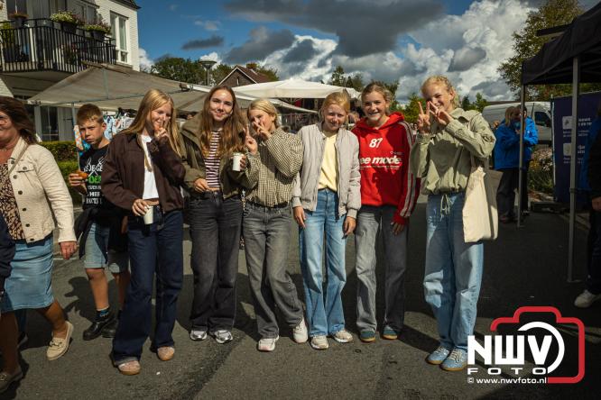 Traditie en gezelligheid komen samen tijdens de Schapenmarkt in Oldebroek. - &copy; NWVFoto.nl
