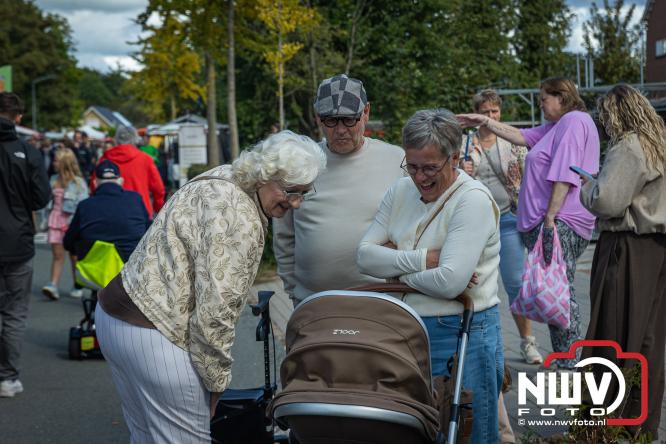 Traditie en gezelligheid komen samen tijdens de Schapenmarkt in Oldebroek. - &copy; NWVFoto.nl