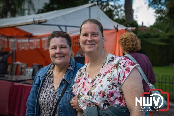 Traditie en gezelligheid komen samen tijdens de Schapenmarkt in Oldebroek. - &copy; NWVFoto.nl