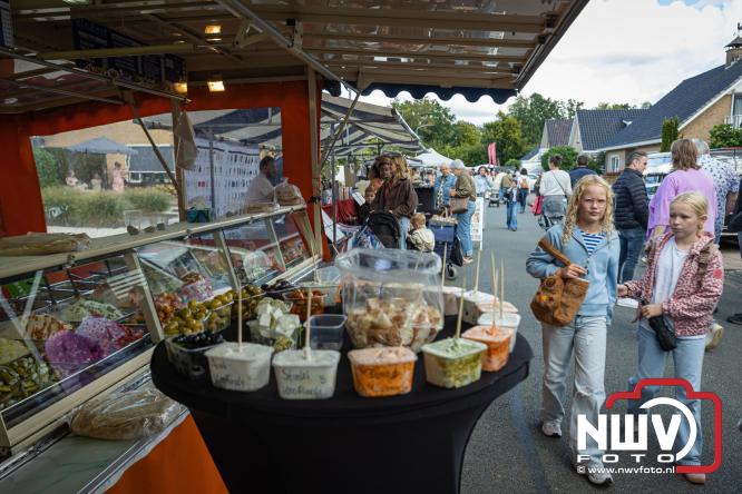 Traditie en gezelligheid komen samen tijdens de Schapenmarkt in Oldebroek. - &copy; NWVFoto.nl