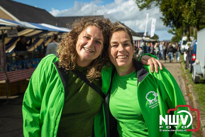 Traditie en gezelligheid komen samen tijdens de Schapenmarkt in Oldebroek. - &copy; NWVFoto.nl