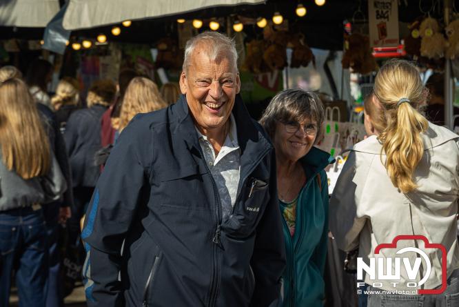 Traditie en gezelligheid komen samen tijdens de Schapenmarkt in Oldebroek. - &copy; NWVFoto.nl