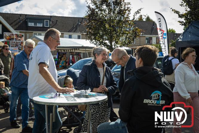 Traditie en gezelligheid komen samen tijdens de Schapenmarkt in Oldebroek. - &copy; NWVFoto.nl