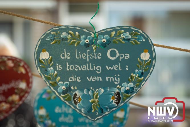 Traditie en gezelligheid komen samen tijdens de Schapenmarkt in Oldebroek. - &copy; NWVFoto.nl
