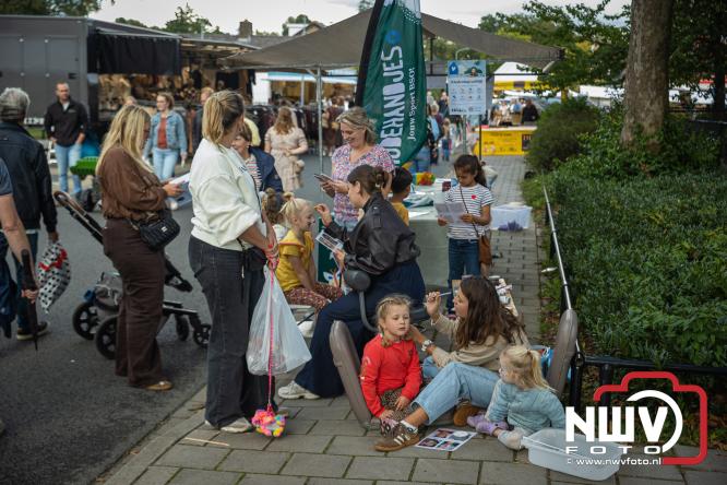 Traditie en gezelligheid komen samen tijdens de Schapenmarkt in Oldebroek. - &copy; NWVFoto.nl