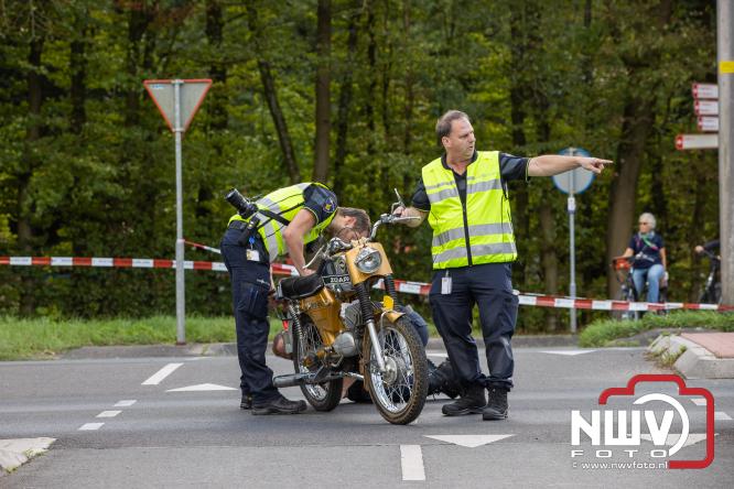 Bromfietser zwaargewond bij ongeval oversteekplaats Oost Ravenweg, Tongerenseweg N309, Koekenbergweg Epe. - &copy; NWVFoto.nl