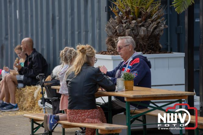 Van Klompenburg Hekwerk & Beveiliging laat vakmanschap zien tijdens open dag in Elburg. - &copy; NWVFoto.nl