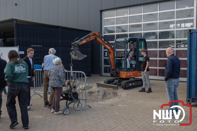 Van Klompenburg Hekwerk & Beveiliging laat vakmanschap zien tijdens open dag in Elburg. - &copy; NWVFoto.nl
