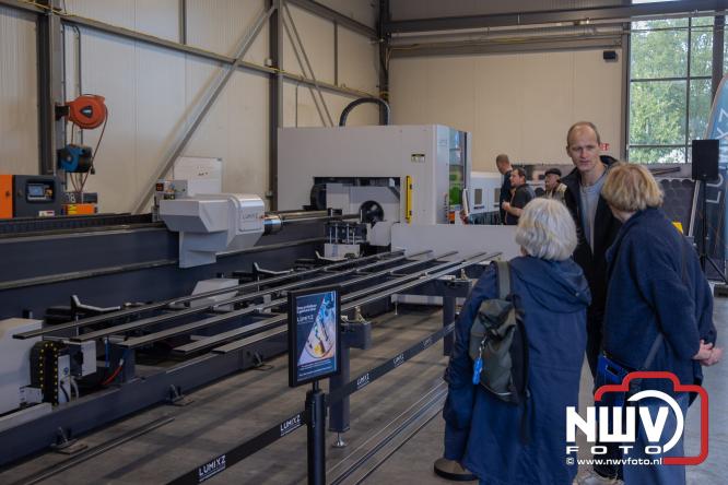 Van Klompenburg Hekwerk & Beveiliging laat vakmanschap zien tijdens open dag in Elburg. - &copy; NWVFoto.nl