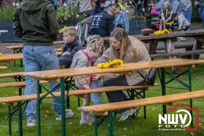 A.Vogelloop brengt maar liefst € 10.000 op voor Stichting Opkikker. - &copy; NWVFoto.nl
