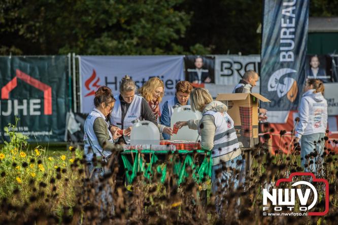 A.Vogelloop brengt maar liefst € 10.000 op voor Stichting Opkikker. - &copy; NWVFoto.nl