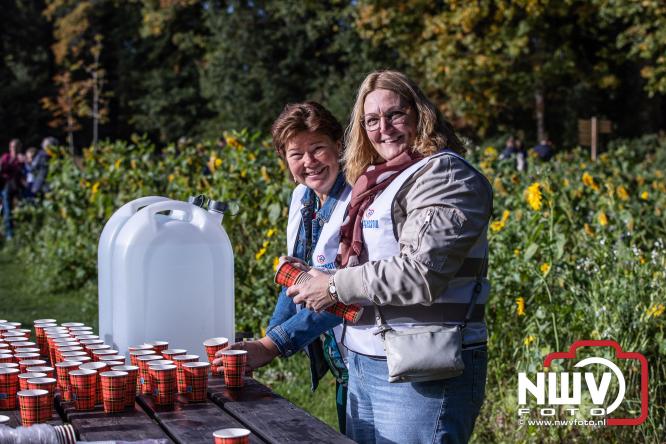 A.Vogelloop brengt maar liefst € 10.000 op voor Stichting Opkikker. - &copy; NWVFoto.nl